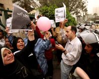 Egypt: Arrests of tens of activists and escalating clashes as downtown Cairo turns into military Zone
