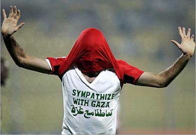 Thousands of Palestinians celebrate the Egyptian win