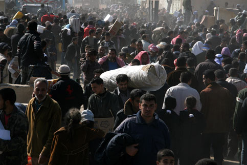 Gaza scrambles for supplies as border forced open 