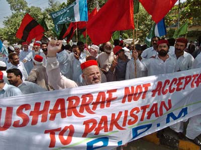 Pakistan’s Islamic Group: Coalition Must Change Musharraf’s Course