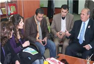 Irish solidarity delegation visits popular committee in Gaza