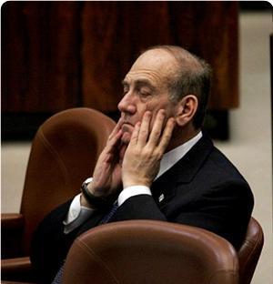 Olmert threatens to paralyze Hamas’s strength