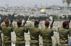 Israel forces Palestinian citizen to demolish his home in O. Jerusalem