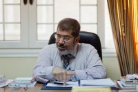 Dr. Morsi Submits Presidential Candidacy Documents; Backs Up Al-Shater