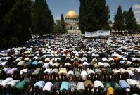 130,000 worshipers attend Friday prayers at Aqsa
