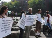 Harvard Students Protest Martin Peretz