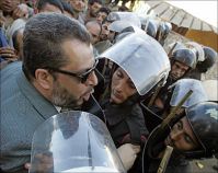 Opposition arrested during campaigns defying Mubarak's pledges