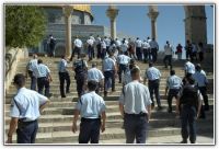 Jewish extremists raid Aqsa Mosque and prevent entry of worshipers