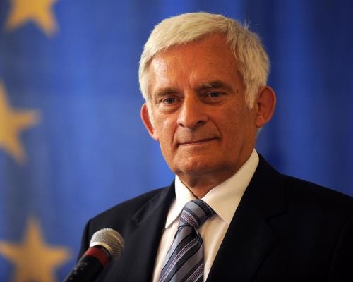 EU Parliament Speaker: Freezing Mubarak Assets Still Being Considered