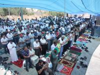 Dozens of Jerusalem residents have iftar with the Jerusalem MPs