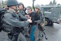 Three men sustain bruises, fractures during IOF attack in Al-Khalil