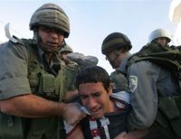 IOF raid wounds 5 Palestinians, soldiers round up 3 Gazans