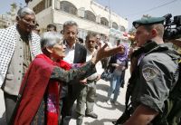 Gandhi's grandson in Al-Khalil supports Palestinian just struggle