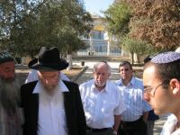 American rabbi pays visit to Jerusalem MPs’ sit-in tent