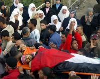 Israeli soldiers kill Palestinian in cold blood in Al-Khalil.